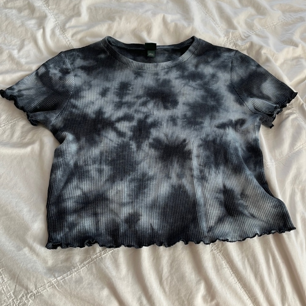 black and white wolf fable short sleeve shirt L girl